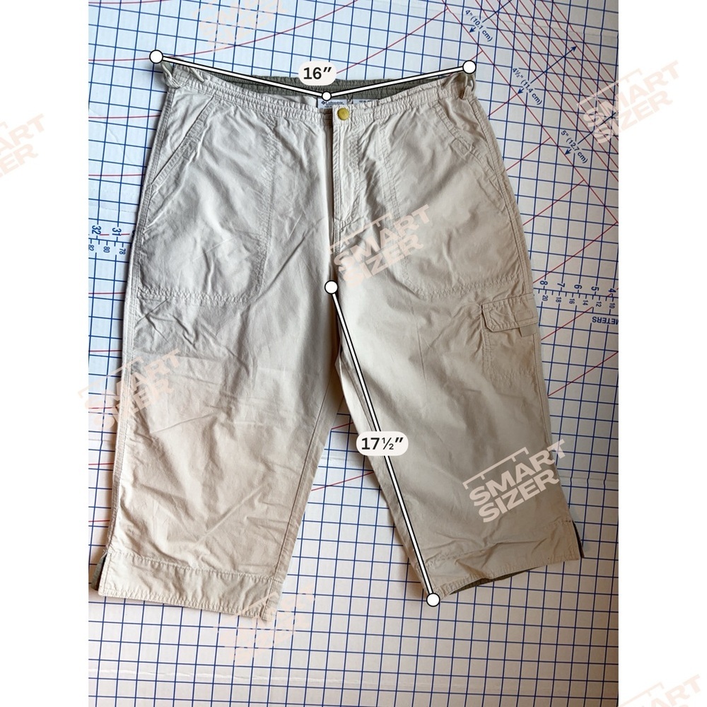Columbia Women’s Khaki Cargo Capris – Size M - Picture 7 of 8